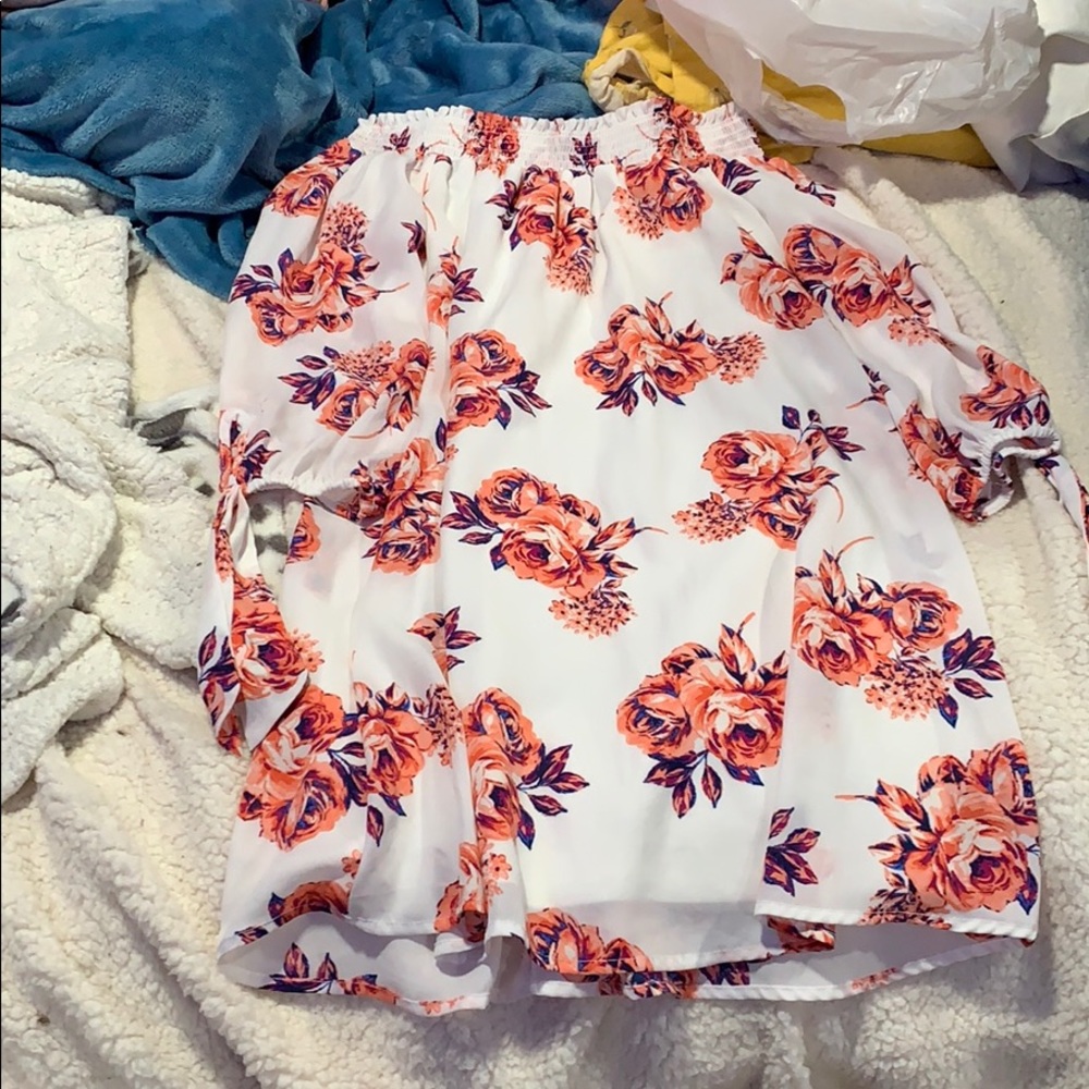 Flowy dress, no stains no tears no see throughs